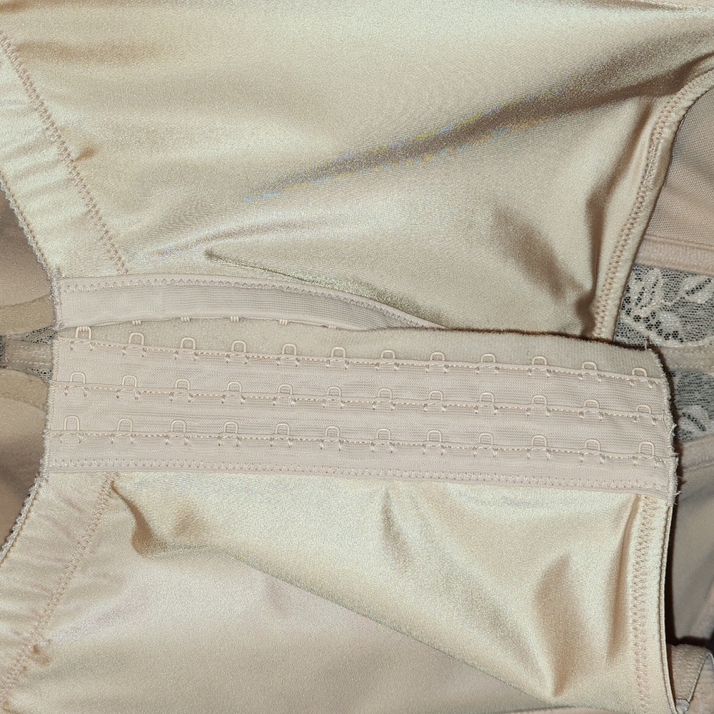Cassandra Intimates Cream/Ivory Bustier - Picture 5 of 5